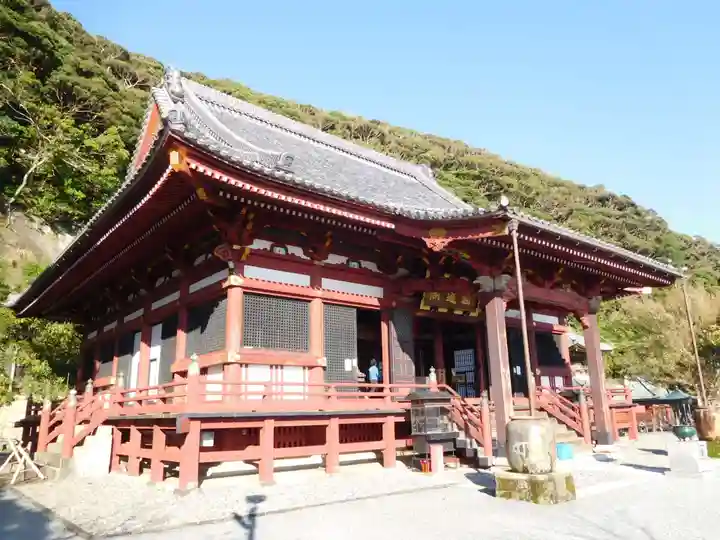 那古寺の本殿・本堂