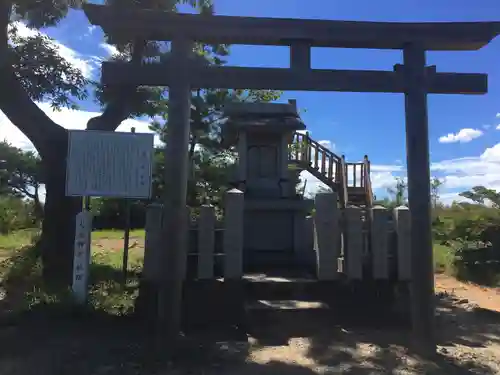 大虫神社（鬼ヶ嶽山頂）の鳥居