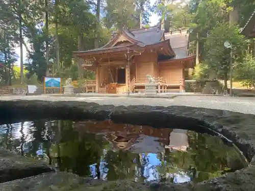 須山浅間神社の本殿