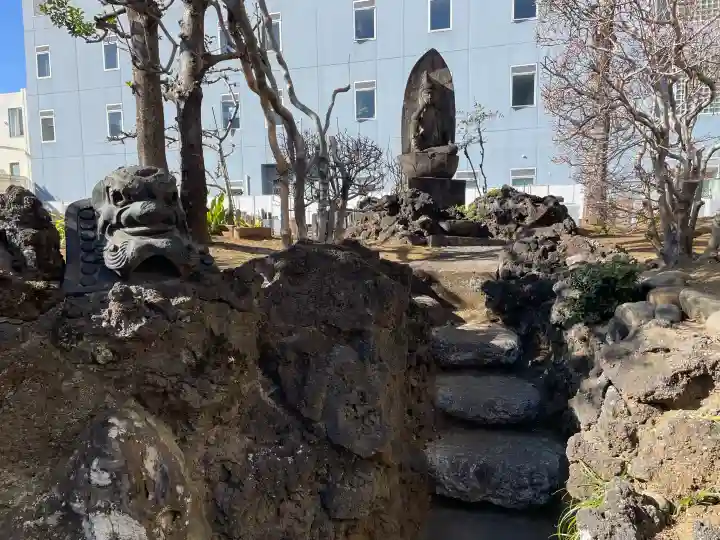 正行寺の{uncategorized: "未分類", other: "その他", undefined: "問題あり", building: "その他建物", grave: "お墓", sacred_gate: "鳥居", guardian: "狛犬", statue: "像", buddha: "仏像", history: "歴史", nature: "自然", garden: "庭園", animal: "動物", pagoda: "塔", temizu: "手水舎", mountain_gate: "山門・神門", sanctuary: "本殿・本堂", subordinate: "末社・摂社", art: "芸術", scenery: "景色", jizo: "地蔵", ema: "絵馬", goshuin: "御朱印", omikuji: "おみくじ", items: "授与品その他", amulet: "お守り", goshuincho: "御朱印帳", eats: "食事", festival: "お祭り", votive_dance: "神楽", shichigosan: "七五三参", wedding: "結婚式", experience: "体験その他", initially: "初詣", around: "周辺", anti_infection: "感染症対策"}