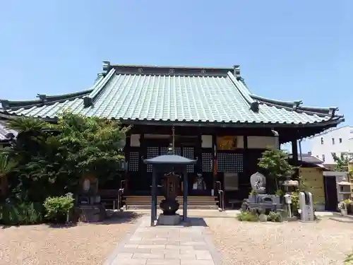 長宝寺の本殿・本堂