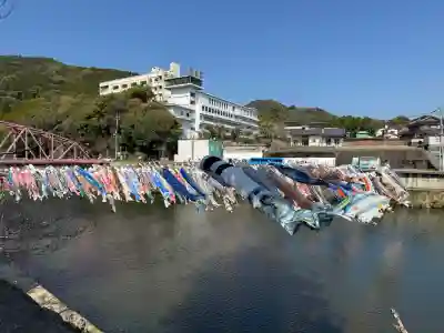 與止日女神社の{uncategorized: "未分類", other: "その他", undefined: "問題あり", building: "その他建物", grave: "お墓", sacred_gate: "鳥居", guardian: "狛犬", statue: "像", buddha: "仏像", history: "歴史", nature: "自然", garden: "庭園", animal: "動物", pagoda: "塔", temizu: "手水舎", mountain_gate: "山門・神門", sanctuary: "本殿・本堂", subordinate: "末社・摂社", art: "芸術", scenery: "景色", jizo: "地蔵", ema: "絵馬", goshuin: "御朱印", omikuji: "おみくじ", items: "授与品その他", amulet: "お守り", goshuincho: "御朱印帳", eats: "食事", festival: "お祭り", votive_dance: "神楽", shichigosan: "七五三参", wedding: "結婚式", experience: "体験その他", initially: "初詣", around: "周辺", anti_infection: "感染症対策"}