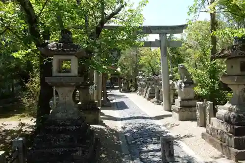 奈良豆比古神社の鳥居