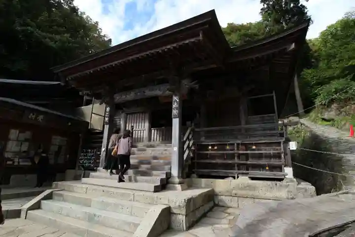 立石寺奥之院の本殿・本堂