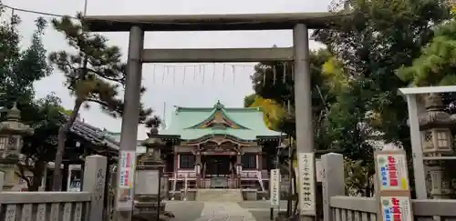 諏訪神社の鳥居