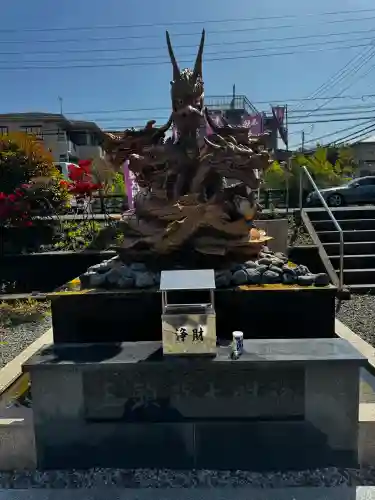 龍口明神社の{uncategorized: "未分類", other: "その他", undefined: "問題あり", building: "その他建物", grave: "お墓", sacred_gate: "鳥居", guardian: "狛犬", statue: "像", buddha: "仏像", history: "歴史", nature: "自然", garden: "庭園", animal: "動物", pagoda: "塔", temizu: "手水舎", mountain_gate: "山門・神門", sanctuary: "本殿・本堂", subordinate: "末社・摂社", art: "芸術", scenery: "景色", jizo: "地蔵", ema: "絵馬", goshuin: "御朱印", omikuji: "おみくじ", items: "授与品その他", amulet: "お守り", goshuincho: "御朱印帳", eats: "食事", festival: "お祭り", votive_dance: "神楽", shichigosan: "七五三参", wedding: "結婚式", experience: "体験その他", initially: "初詣", around: "周辺", anti_infection: "感染症対策"}
