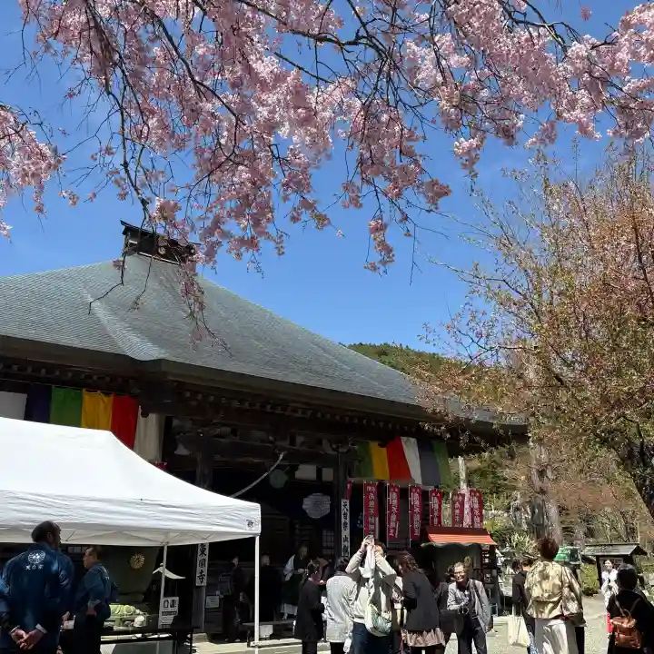 東円寺の{uncategorized: "未分類", other: "その他", undefined: "問題あり", building: "その他建物", grave: "お墓", sacred_gate: "鳥居", guardian: "狛犬", statue: "像", buddha: "仏像", history: "歴史", nature: "自然", garden: "庭園", animal: "動物", pagoda: "塔", temizu: "手水舎", mountain_gate: "山門・神門", sanctuary: "本殿・本堂", subordinate: "末社・摂社", art: "芸術", scenery: "景色", jizo: "地蔵", ema: "絵馬", goshuin: "御朱印", omikuji: "おみくじ", items: "授与品その他", amulet: "お守り", goshuincho: "御朱印帳", eats: "食事", festival: "お祭り", votive_dance: "神楽", shichigosan: "七五三参", wedding: "結婚式", experience: "体験その他", initially: "初詣", around: "周辺", anti_infection: "感染症対策"}