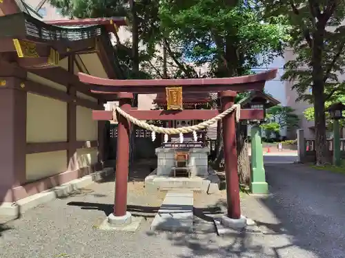 三吉神社の末社・摂社