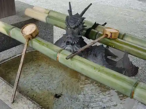 長津田王子神社の手水舎