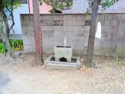 稲荷社（八左ヱ門新田稲荷社）の手水舎