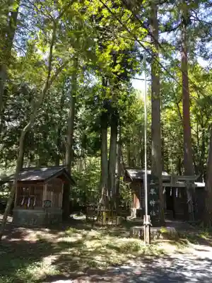 山の神社の本殿・本堂