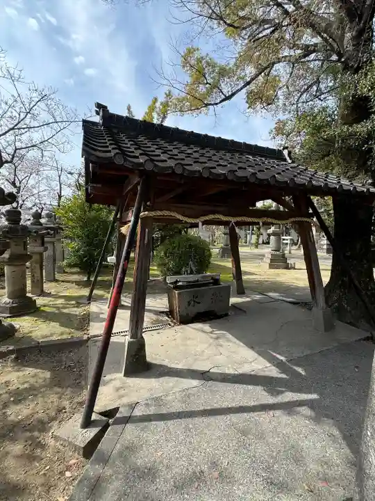 大神神社(花池)の手水舎