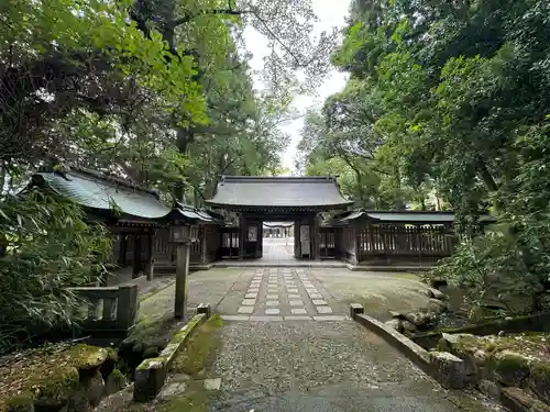 雄山神社前立社壇の山門・神門