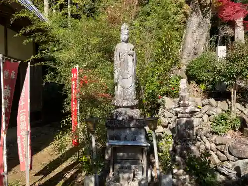 雨錫寺の仏像