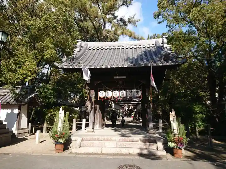 立坂神社の山門・神門