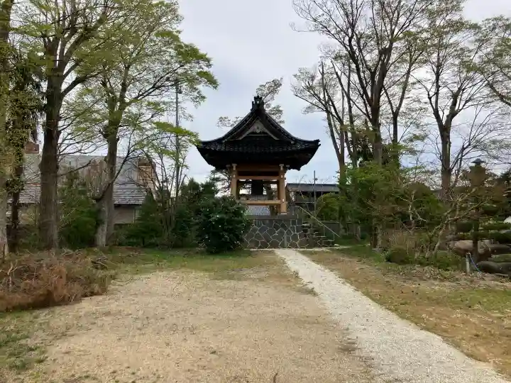 光徳寺の{uncategorized: "未分類", other: "その他", undefined: "問題あり", building: "その他建物", grave: "お墓", sacred_gate: "鳥居", guardian: "狛犬", statue: "像", buddha: "仏像", history: "歴史", nature: "自然", garden: "庭園", animal: "動物", pagoda: "塔", temizu: "手水舎", mountain_gate: "山門・神門", sanctuary: "本殿・本堂", subordinate: "末社・摂社", art: "芸術", scenery: "景色", jizo: "地蔵", ema: "絵馬", goshuin: "御朱印", omikuji: "おみくじ", items: "授与品その他", amulet: "お守り", goshuincho: "御朱印帳", eats: "食事", festival: "お祭り", votive_dance: "神楽", shichigosan: "七五三参", wedding: "結婚式", experience: "体験その他", initially: "初詣", around: "周辺", anti_infection: "感染症対策"}