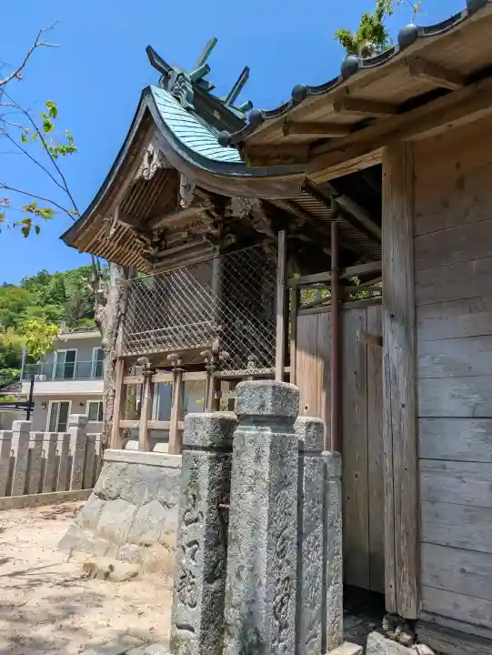 秋葉神社の{uncategorized: "未分類", other: "その他", undefined: "問題あり", building: "その他建物", grave: "お墓", sacred_gate: "鳥居", guardian: "狛犬", statue: "像", buddha: "仏像", history: "歴史", nature: "自然", garden: "庭園", animal: "動物", pagoda: "塔", temizu: "手水舎", mountain_gate: "山門・神門", sanctuary: "本殿・本堂", subordinate: "末社・摂社", art: "芸術", scenery: "景色", jizo: "地蔵", ema: "絵馬", goshuin: "御朱印", omikuji: "おみくじ", items: "授与品その他", amulet: "お守り", goshuincho: "御朱印帳", eats: "食事", festival: "お祭り", votive_dance: "神楽", shichigosan: "七五三参", wedding: "結婚式", experience: "体験その他", initially: "初詣", around: "周辺", anti_infection: "感染症対策"}