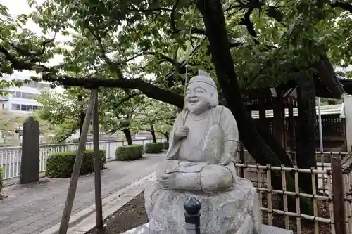 荏原神社の像