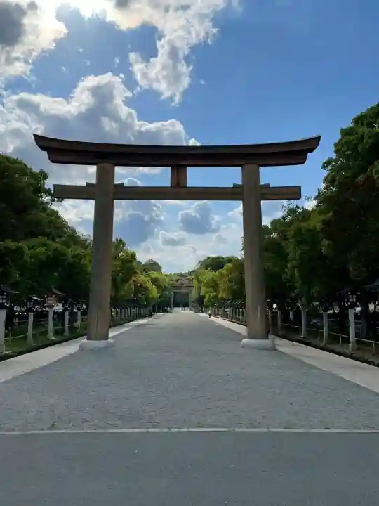 橿原神宮の{uncategorized: "未分類", other: "その他", undefined: "問題あり", building: "その他建物", grave: "お墓", sacred_gate: "鳥居", guardian: "狛犬", statue: "像", buddha: "仏像", history: "歴史", nature: "自然", garden: "庭園", animal: "動物", pagoda: "塔", temizu: "手水舎", mountain_gate: "山門・神門", sanctuary: "本殿・本堂", subordinate: "末社・摂社", art: "芸術", scenery: "景色", jizo: "地蔵", ema: "絵馬", goshuin: "御朱印", omikuji: "おみくじ", items: "授与品その他", amulet: "お守り", goshuincho: "御朱印帳", eats: "食事", festival: "お祭り", votive_dance: "神楽", shichigosan: "七五三参", wedding: "結婚式", experience: "体験その他", initially: "初詣", around: "周辺", anti_infection: "感染症対策"}