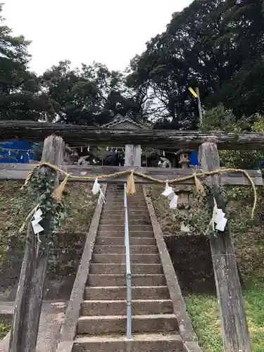 毛津神社の鳥居