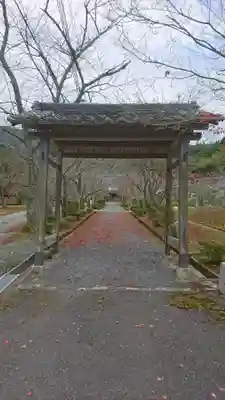三寶寺の山門・神門