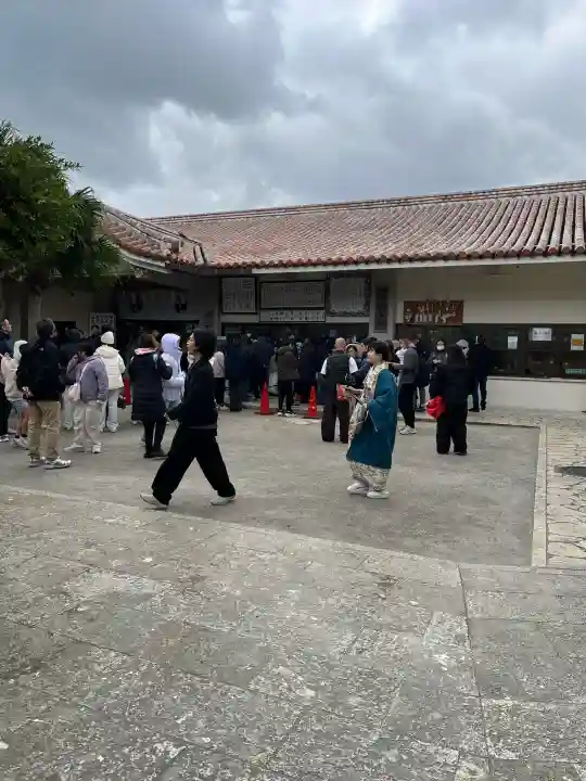 波上宮の{uncategorized: "未分類", other: "その他", undefined: "問題あり", building: "その他建物", grave: "お墓", sacred_gate: "鳥居", guardian: "狛犬", statue: "像", buddha: "仏像", history: "歴史", nature: "自然", garden: "庭園", animal: "動物", pagoda: "塔", temizu: "手水舎", mountain_gate: "山門・神門", sanctuary: "本殿・本堂", subordinate: "末社・摂社", art: "芸術", scenery: "景色", jizo: "地蔵", ema: "絵馬", goshuin: "御朱印", omikuji: "おみくじ", items: "授与品その他", amulet: "お守り", goshuincho: "御朱印帳", eats: "食事", festival: "お祭り", votive_dance: "神楽", shichigosan: "七五三参", wedding: "結婚式", experience: "体験その他", initially: "初詣", around: "周辺", anti_infection: "感染症対策"}