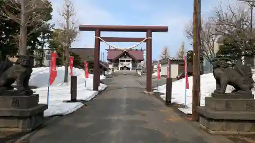 苗穂神社の{uncategorized: "未分類", other: "その他", undefined: "問題あり", building: "その他建物", grave: "お墓", sacred_gate: "鳥居", guardian: "狛犬", statue: "像", buddha: "仏像", history: "歴史", nature: "自然", garden: "庭園", animal: "動物", pagoda: "塔", temizu: "手水舎", mountain_gate: "山門・神門", sanctuary: "本殿・本堂", subordinate: "末社・摂社", art: "芸術", scenery: "景色", jizo: "地蔵", ema: "絵馬", goshuin: "御朱印", omikuji: "おみくじ", items: "授与品その他", amulet: "お守り", goshuincho: "御朱印帳", eats: "食事", festival: "お祭り", votive_dance: "神楽", shichigosan: "七五三参", wedding: "結婚式", experience: "体験その他", initially: "初詣", around: "周辺", anti_infection: "感染症対策"}