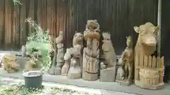源九郎稲荷神社の像