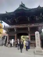 題経寺(柴又帝釈天)の{uncategorized: "未分類", other: "その他", undefined: "問題あり", building: "その他建物", grave: "お墓", sacred_gate: "鳥居", guardian: "狛犬", statue: "像", buddha: "仏像", history: "歴史", nature: "自然", garden: "庭園", animal: "動物", pagoda: "塔", temizu: "手水舎", mountain_gate: "山門・神門", sanctuary: "本殿・本堂", subordinate: "末社・摂社", art: "芸術", scenery: "景色", jizo: "地蔵", ema: "絵馬", goshuin: "御朱印", omikuji: "おみくじ", items: "授与品その他", amulet: "お守り", goshuincho: "御朱印帳", eats: "食事", festival: "お祭り", votive_dance: "神楽", shichigosan: "七五三参", wedding: "結婚式", experience: "体験その他", initially: "初詣", around: "周辺", anti_infection: "感染症対策"}