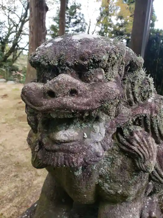 宇志多気社の狛犬