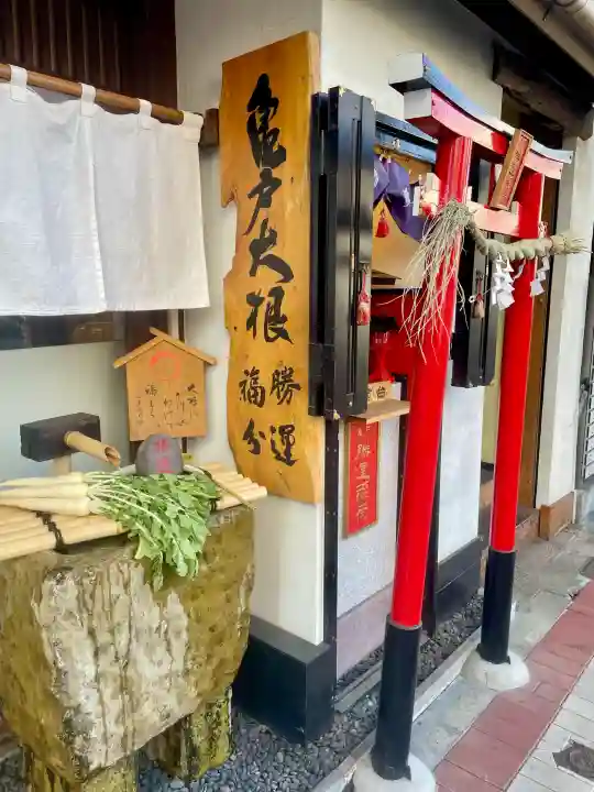 勝運稲荷の{uncategorized: "未分類", other: "その他", undefined: "問題あり", building: "その他建物", grave: "お墓", sacred_gate: "鳥居", guardian: "狛犬", statue: "像", buddha: "仏像", history: "歴史", nature: "自然", garden: "庭園", animal: "動物", pagoda: "塔", temizu: "手水舎", mountain_gate: "山門・神門", sanctuary: "本殿・本堂", subordinate: "末社・摂社", art: "芸術", scenery: "景色", jizo: "地蔵", ema: "絵馬", goshuin: "御朱印", omikuji: "おみくじ", items: "授与品その他", amulet: "お守り", goshuincho: "御朱印帳", eats: "食事", festival: "お祭り", votive_dance: "神楽", shichigosan: "七五三参", wedding: "結婚式", experience: "体験その他", initially: "初詣", around: "周辺", anti_infection: "感染症対策"}