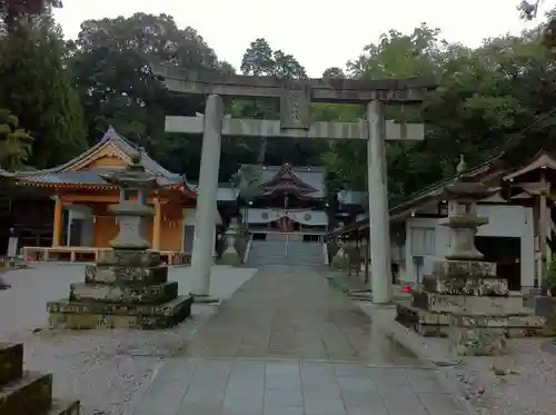 西寒多神社の鳥居