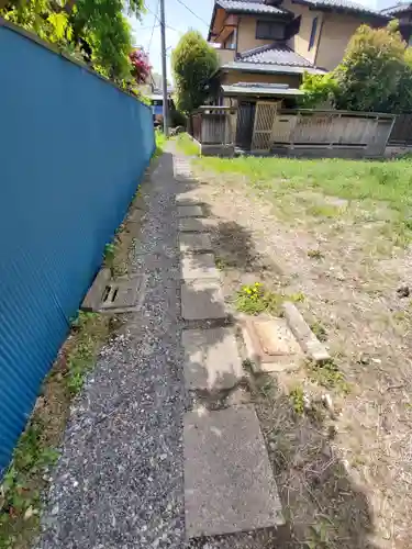 栄富稲荷神社の周辺