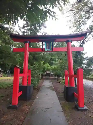 若泉稲荷神社の鳥居