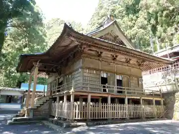 高根白山神社の本殿・本堂