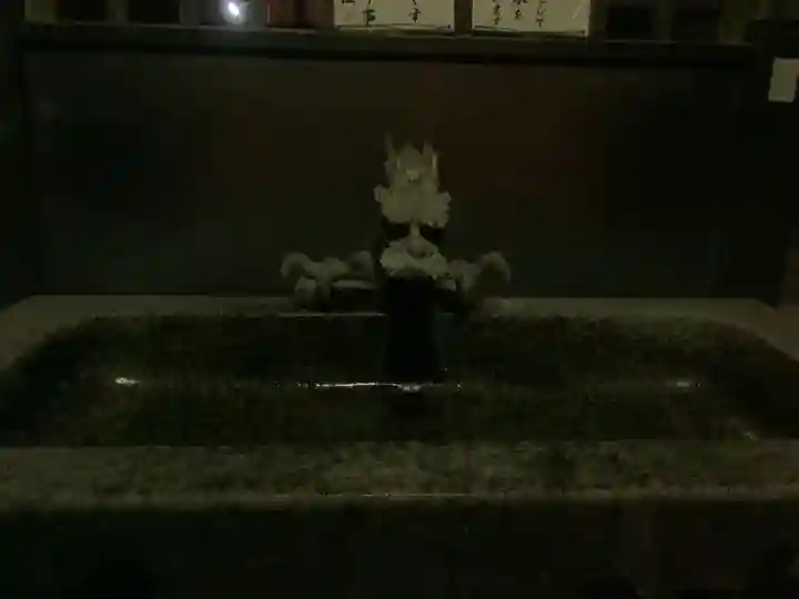 髙牟神社の手水舎