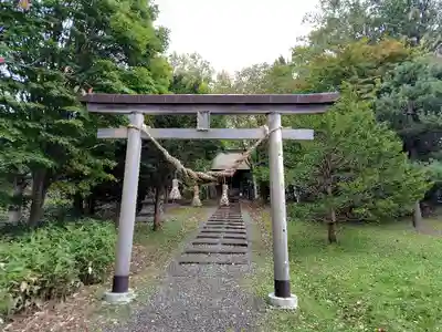 旧信濃神社の鳥居