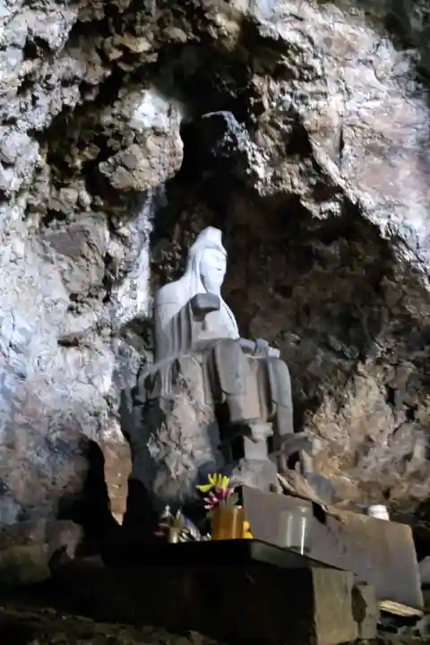 岩屋観音堂(岐阜県坂祝町)の像