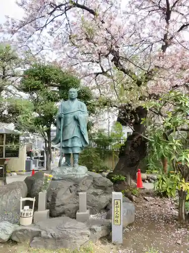 東本願寺の像