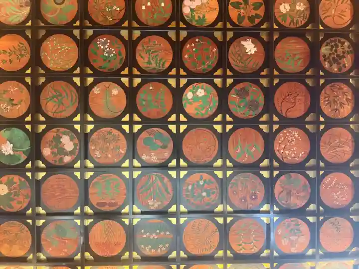 八幡神社松平東照宮の{uncategorized: "未分類", other: "その他", undefined: "問題あり", building: "その他建物", grave: "お墓", sacred_gate: "鳥居", guardian: "狛犬", statue: "像", buddha: "仏像", history: "歴史", nature: "自然", garden: "庭園", animal: "動物", pagoda: "塔", temizu: "手水舎", mountain_gate: "山門・神門", sanctuary: "本殿・本堂", subordinate: "末社・摂社", art: "芸術", scenery: "景色", jizo: "地蔵", ema: "絵馬", goshuin: "御朱印", omikuji: "おみくじ", items: "授与品その他", amulet: "お守り", goshuincho: "御朱印帳", eats: "食事", festival: "お祭り", votive_dance: "神楽", shichigosan: "七五三参", wedding: "結婚式", experience: "体験その他", initially: "初詣", around: "周辺", anti_infection: "感染症対策"}