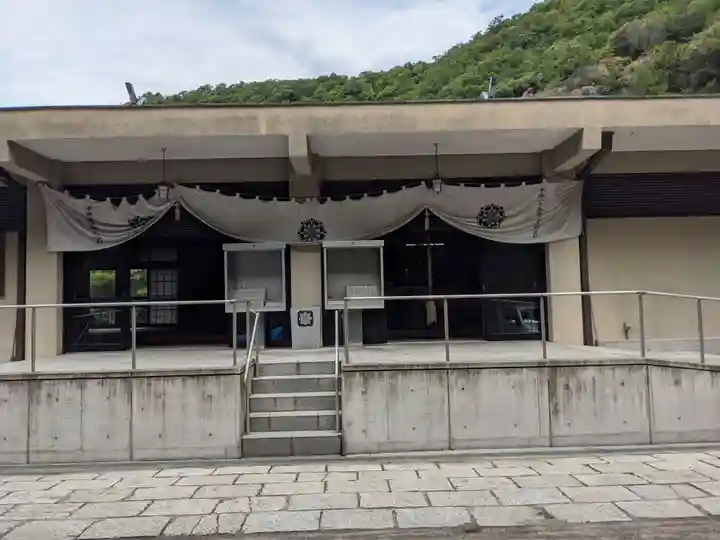 迫間不動尊の本殿・本堂