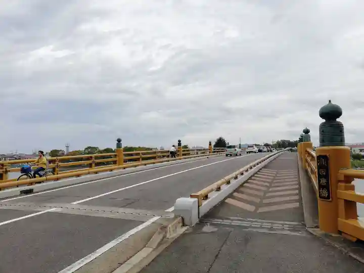 建部大社の周辺