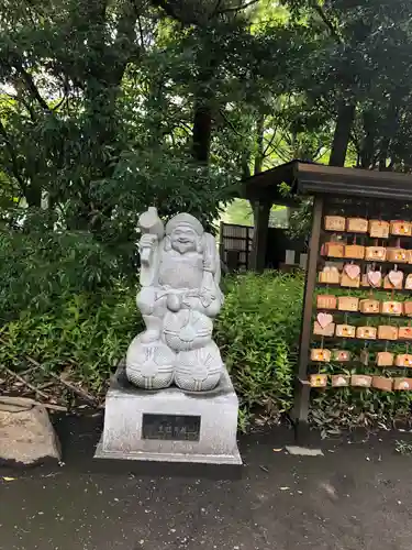 戸部杉山神社の像