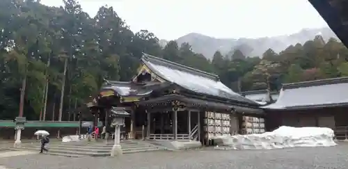 彌彦神社の本殿・本堂