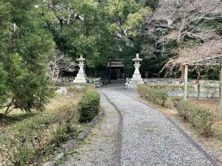 御薗神社の{uncategorized: "未分類", other: "その他", undefined: "問題あり", building: "その他建物", grave: "お墓", sacred_gate: "鳥居", guardian: "狛犬", statue: "像", buddha: "仏像", history: "歴史", nature: "自然", garden: "庭園", animal: "動物", pagoda: "塔", temizu: "手水舎", mountain_gate: "山門・神門", sanctuary: "本殿・本堂", subordinate: "末社・摂社", art: "芸術", scenery: "景色", jizo: "地蔵", ema: "絵馬", goshuin: "御朱印", omikuji: "おみくじ", items: "授与品その他", amulet: "お守り", goshuincho: "御朱印帳", eats: "食事", festival: "お祭り", votive_dance: "神楽", shichigosan: "七五三参", wedding: "結婚式", experience: "体験その他", initially: "初詣", around: "周辺", anti_infection: "感染症対策"}