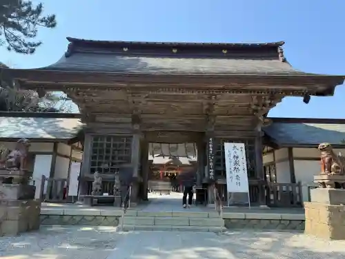 大洗磯前神社の{uncategorized: "未分類", other: "その他", undefined: "問題あり", building: "その他建物", grave: "お墓", sacred_gate: "鳥居", guardian: "狛犬", statue: "像", buddha: "仏像", history: "歴史", nature: "自然", garden: "庭園", animal: "動物", pagoda: "塔", temizu: "手水舎", mountain_gate: "山門・神門", sanctuary: "本殿・本堂", subordinate: "末社・摂社", art: "芸術", scenery: "景色", jizo: "地蔵", ema: "絵馬", goshuin: "御朱印", omikuji: "おみくじ", items: "授与品その他", amulet: "お守り", goshuincho: "御朱印帳", eats: "食事", festival: "お祭り", votive_dance: "神楽", shichigosan: "七五三参", wedding: "結婚式", experience: "体験その他", initially: "初詣", around: "周辺", anti_infection: "感染症対策"}
