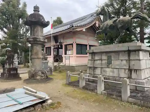 大神神社（花池）の狛犬
