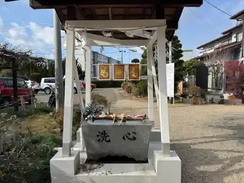 諏訪神社の手水舎