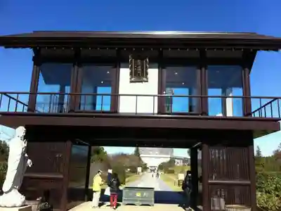 東本願寺本廟 牛久浄苑（牛久大仏）の山門・神門