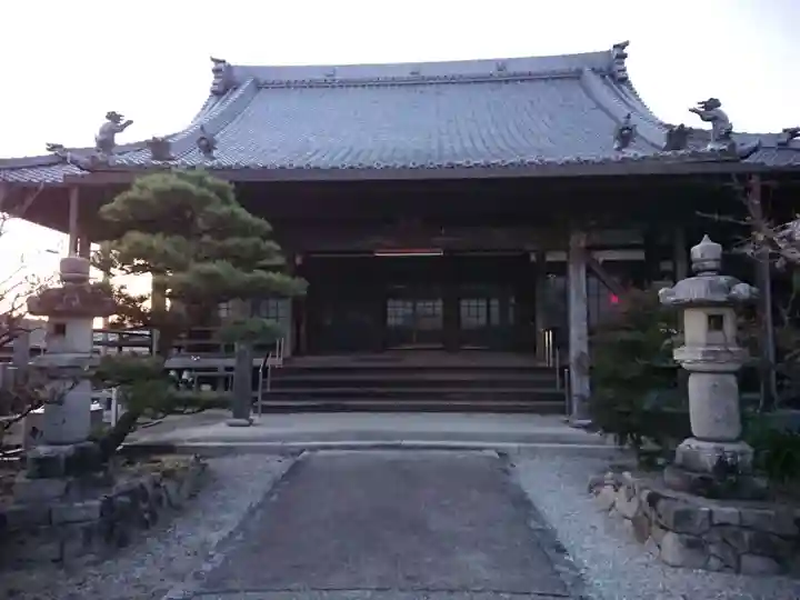 願成寺の本殿・本堂
